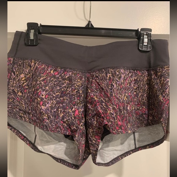 Lululemon Speed Up Shorts - Picture 3 of 3